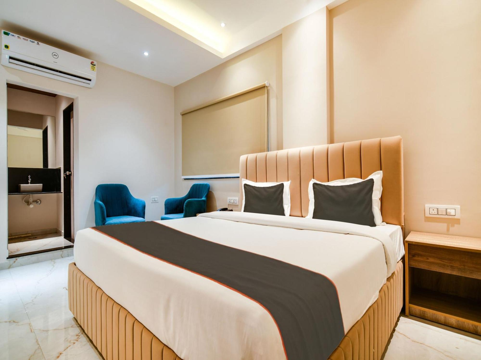 Collection O Hotel Mint Индаур Экстерьер фото